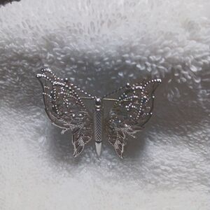 Vintage MONET TEXTURED Filligree SILVER TONE 3-D BUTTERFLY BROOCH 1.5" EUC